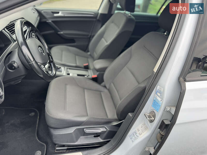 Хэтчбек Volkswagen e-Golf 2017 в Ровно