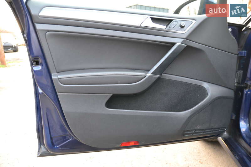 Хэтчбек Volkswagen e-Golf 2018 в Луцке