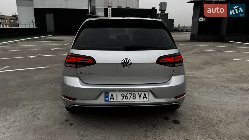Хэтчбек Volkswagen e-Golf 2019 в Киеве