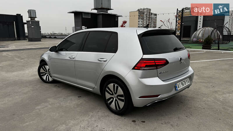 Хэтчбек Volkswagen e-Golf 2019 в Киеве