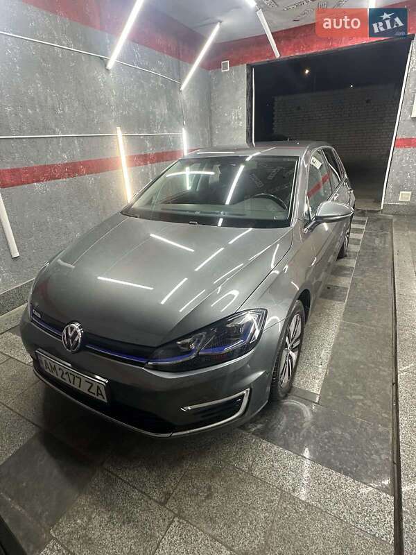 Хетчбек Volkswagen e-Golf 2019 в Житомирі