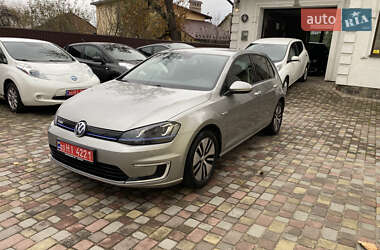 Хетчбек Volkswagen e-Golf 2015 в Чернівцях