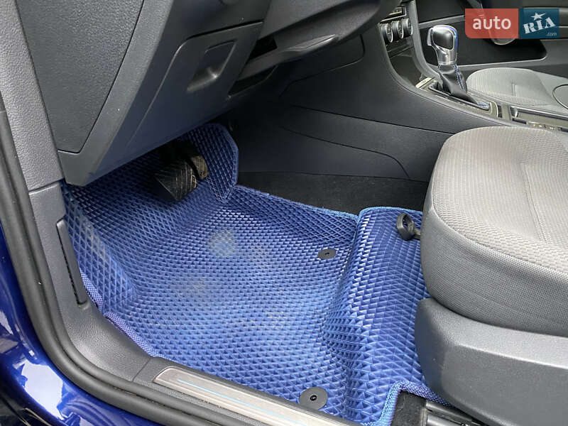 Хэтчбек Volkswagen e-Golf 2018 в Львове фото 10 Хэтчбек Volkswagen e-Golf 2018 в Львове