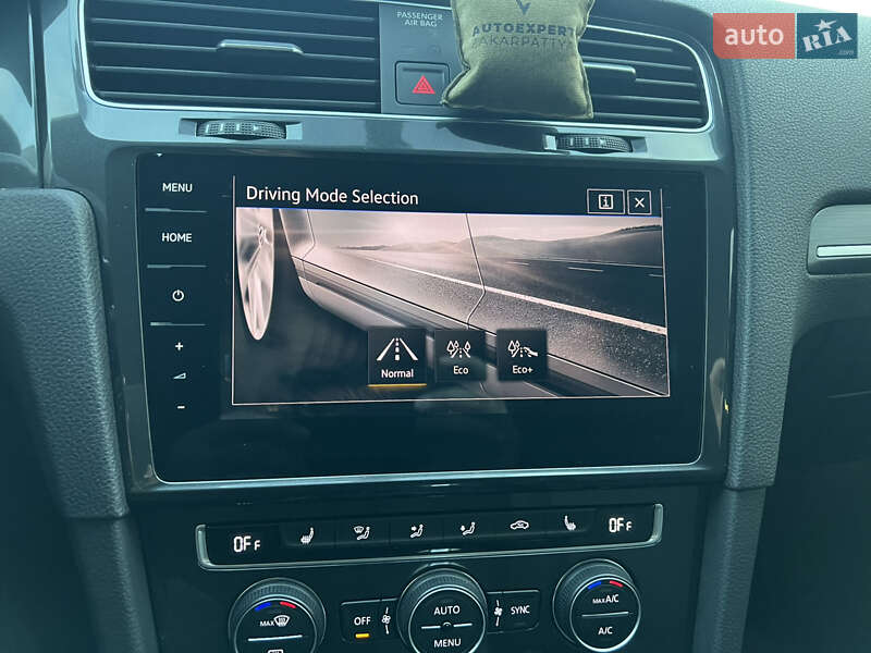 Хэтчбек Volkswagen e-Golf 2018 в Мукачево