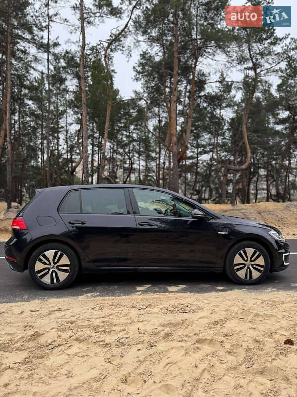 Хетчбек Volkswagen e-Golf 2019 в Києві