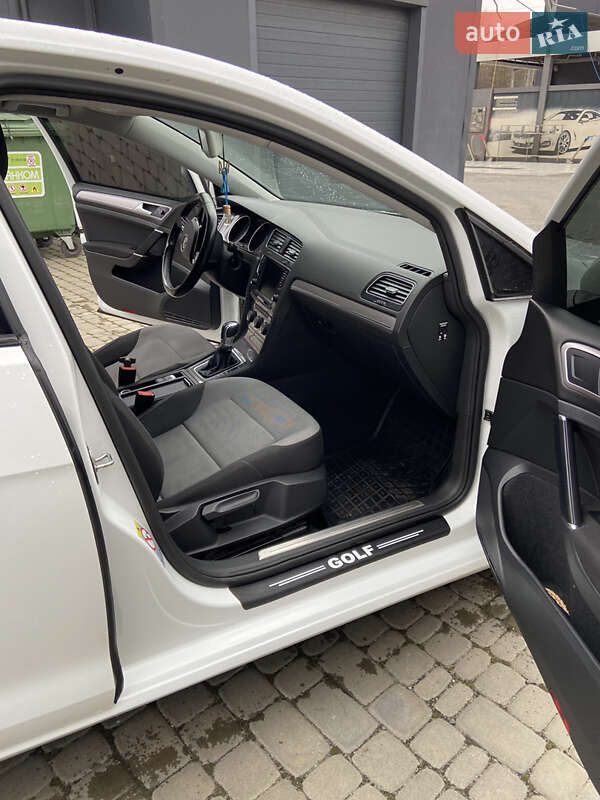 Хетчбек Volkswagen e-Golf 2014 в Львові