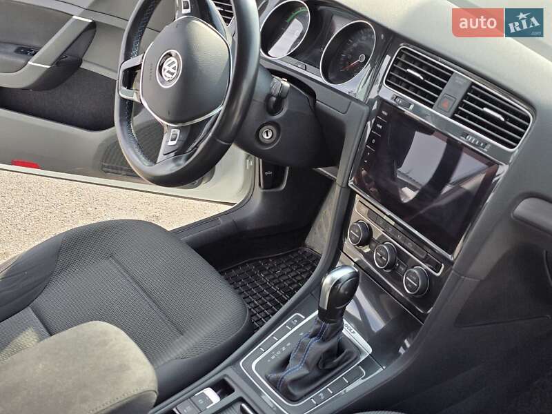 Хэтчбек Volkswagen e-Golf 2020 в Ровно