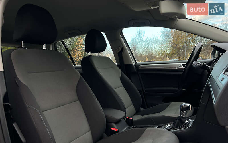 Хетчбек Volkswagen e-Golf 2014 в Львові