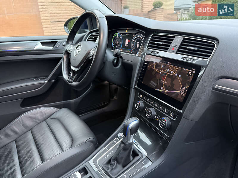 Хэтчбек Volkswagen e-Golf 2019 в Ровно