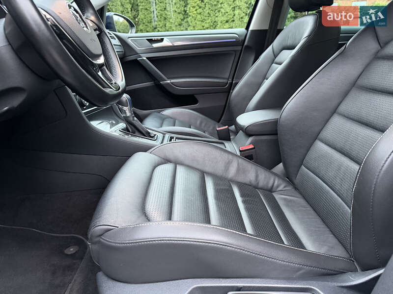 Хэтчбек Volkswagen e-Golf 2019 в Ровно