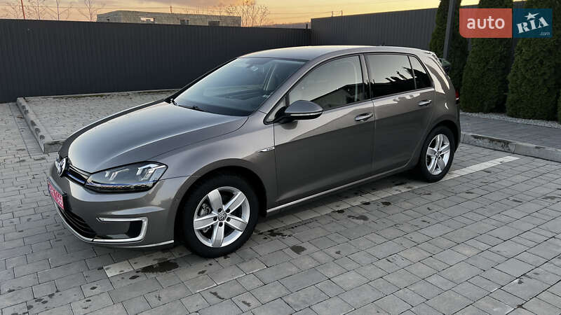 Volkswagen e-Golf 2015