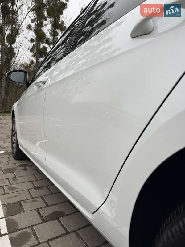 Хэтчбек Volkswagen e-Golf 2019 в Луцке