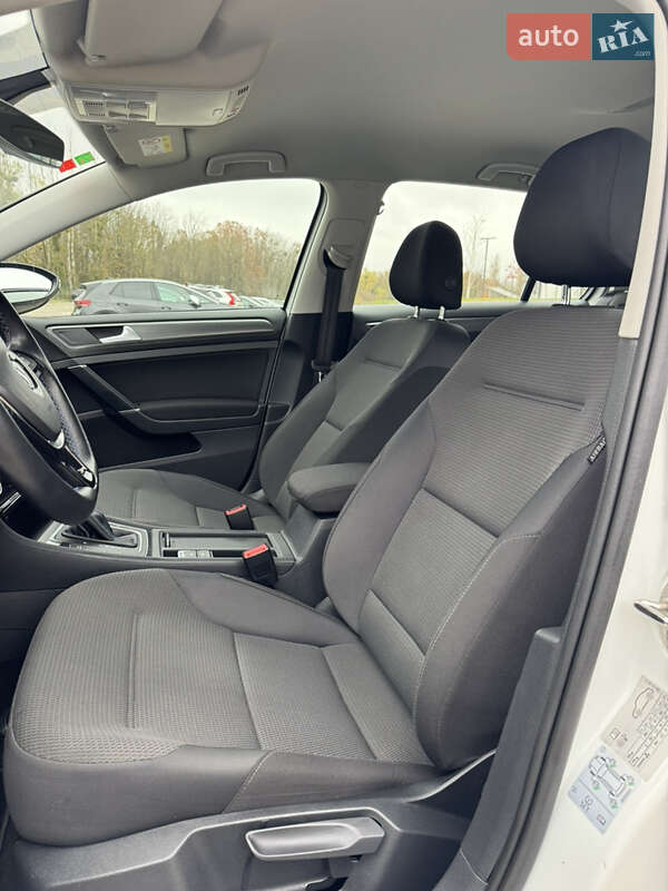 Хэтчбек Volkswagen e-Golf 2019 в Луцке