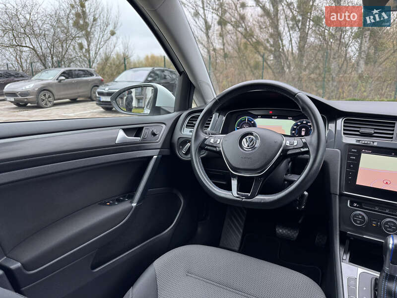 Хэтчбек Volkswagen e-Golf 2019 в Луцке