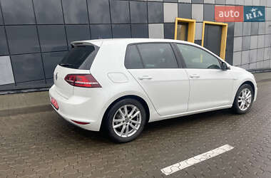 Хетчбек Volkswagen e-Golf 2015 в Києві