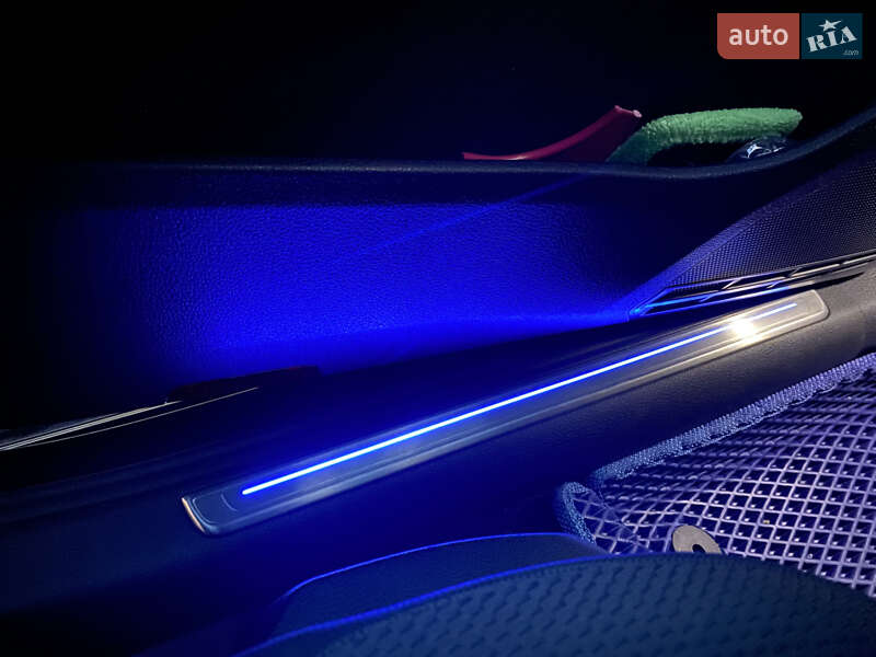 Хэтчбек Volkswagen e-Golf 2018 в Львове