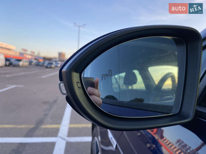 Хэтчбек Volkswagen e-Golf 2018 в Львове