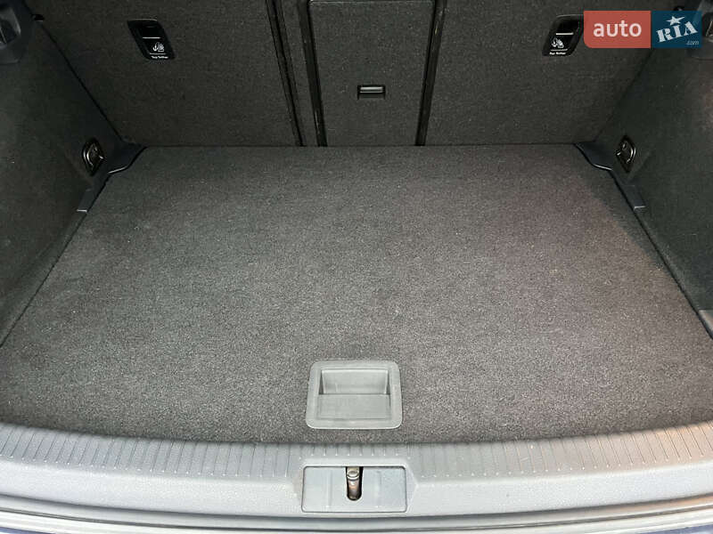 Хэтчбек Volkswagen e-Golf 2015 в Львове