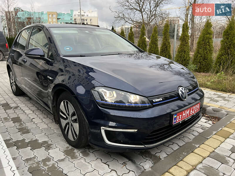 Хэтчбек Volkswagen e-Golf 2015 в Львове