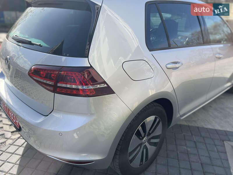 Хэтчбек Volkswagen e-Golf 2017 в Кропивницком