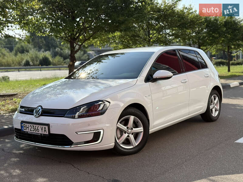Хэтчбек Volkswagen e-Golf 2014 в Киеве