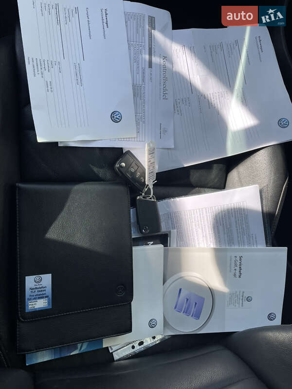 Хэтчбек Volkswagen e-Golf 2017 в Кропивницком
