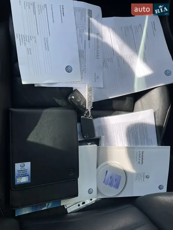 Хэтчбек Volkswagen e-Golf 2017 в Кропивницком документ