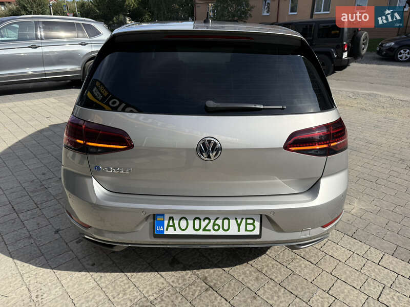 Хэтчбек Volkswagen e-Golf 2017 в Мукачево