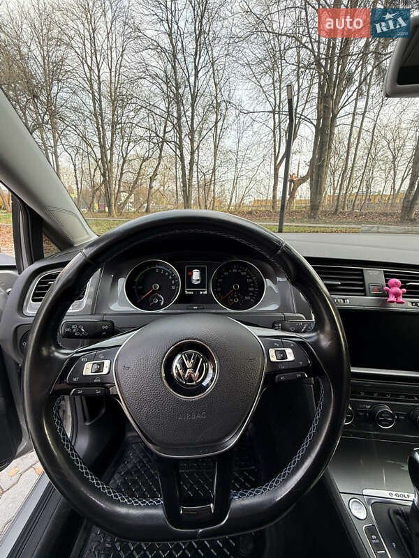 Хэтчбек Volkswagen e-Golf 2015 в Тернополе