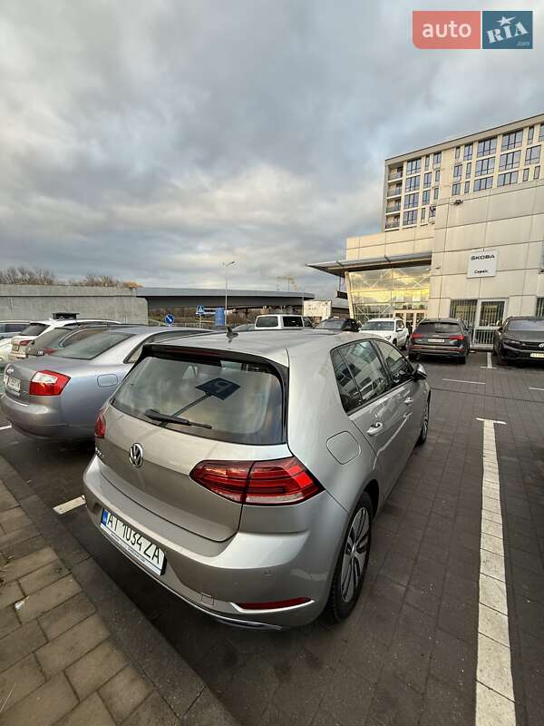 Хэтчбек Volkswagen e-Golf 2017 в Ивано-Франковске