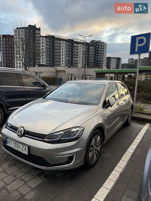 Хэтчбек Volkswagen e-Golf 2017 в Ивано-Франковске