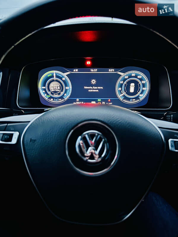 Хетчбек Volkswagen e-Golf 2018 в Львові