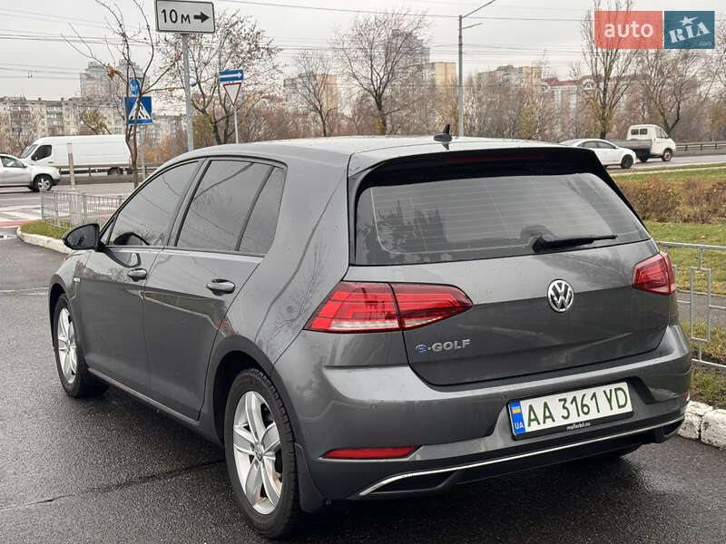 Хэтчбек Volkswagen e-Golf 2017 в Киеве