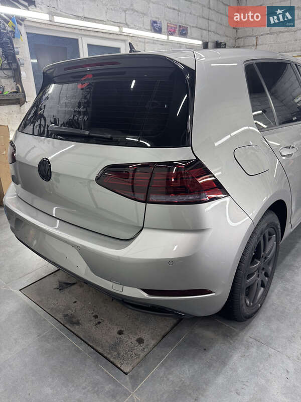 Хэтчбек Volkswagen e-Golf 2019 в Тальном фото 9 Хэтчбек Volkswagen e-Golf 2019 в Тальном