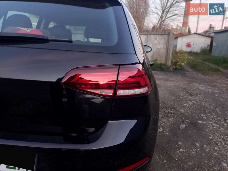 Хэтчбек Volkswagen e-Golf 2018 в Дрогобыче