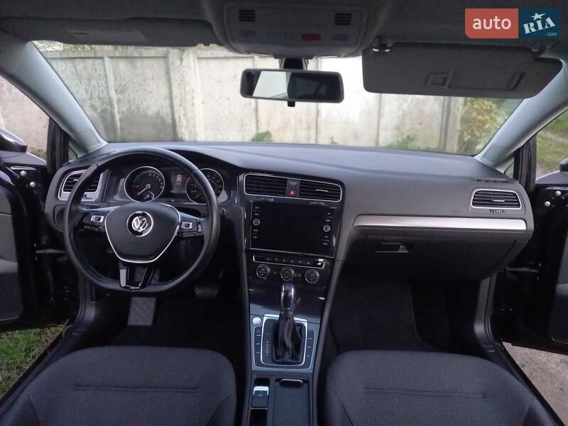 Хэтчбек Volkswagen e-Golf 2018 в Дрогобыче