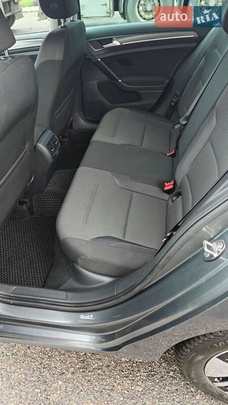 Хэтчбек Volkswagen e-Golf 2018 в Глевахе