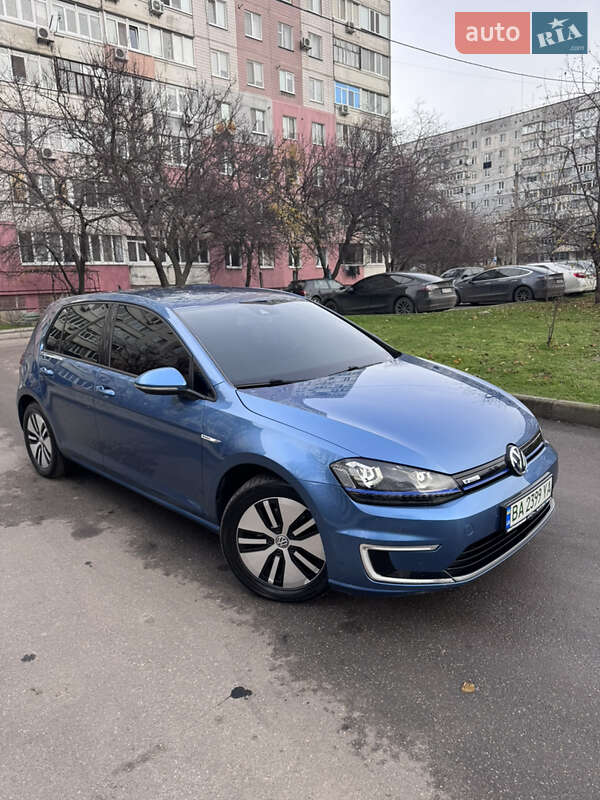 Хетчбек Volkswagen e-Golf 2015 в Кропивницькому
