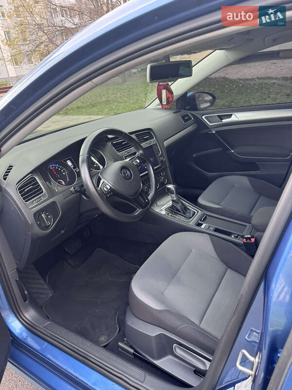 Хетчбек Volkswagen e-Golf 2015 в Кропивницькому