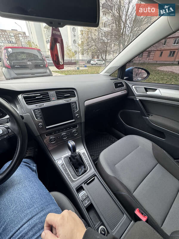 Хетчбек Volkswagen e-Golf 2015 в Кропивницькому