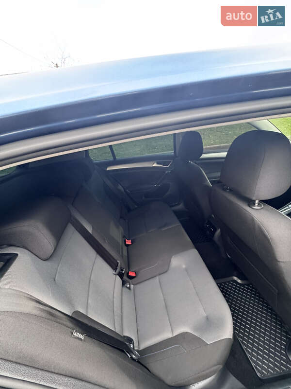 Хетчбек Volkswagen e-Golf 2015 в Кропивницькому