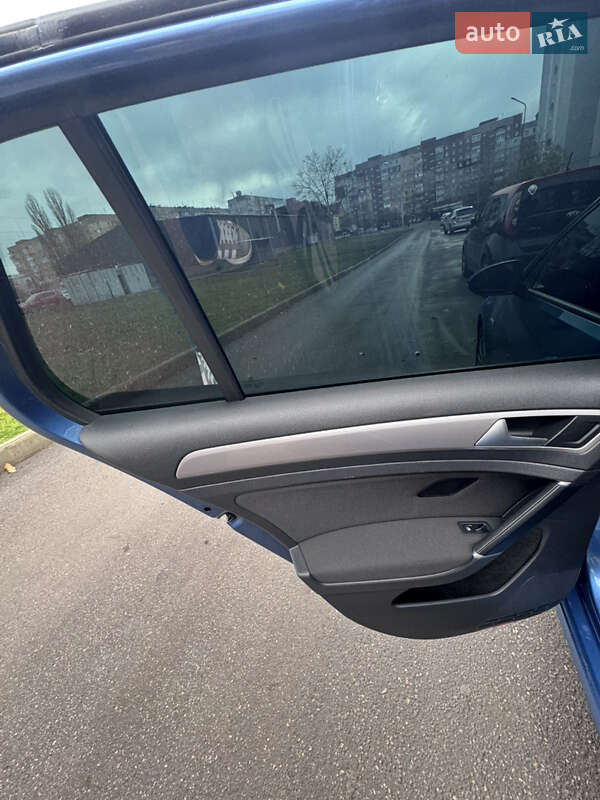 Хетчбек Volkswagen e-Golf 2015 в Кропивницькому