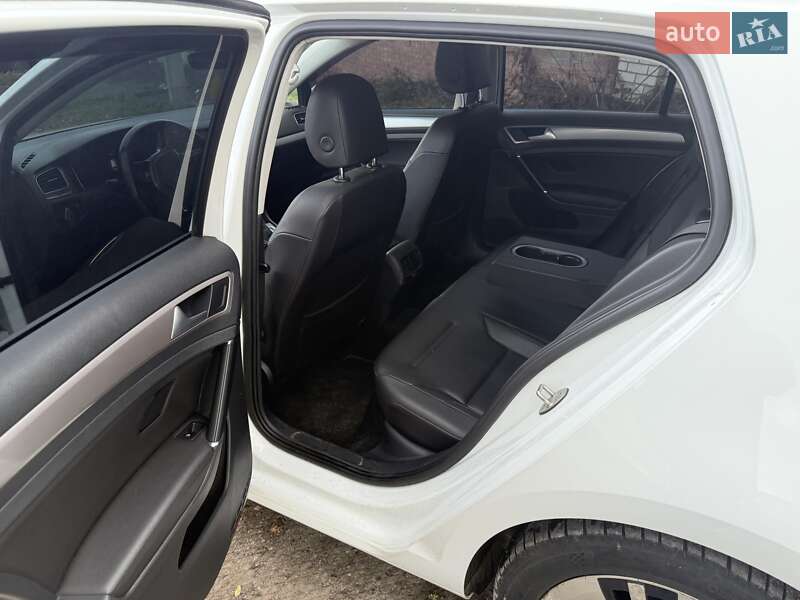 Хэтчбек Volkswagen e-Golf 2015 в Харькове