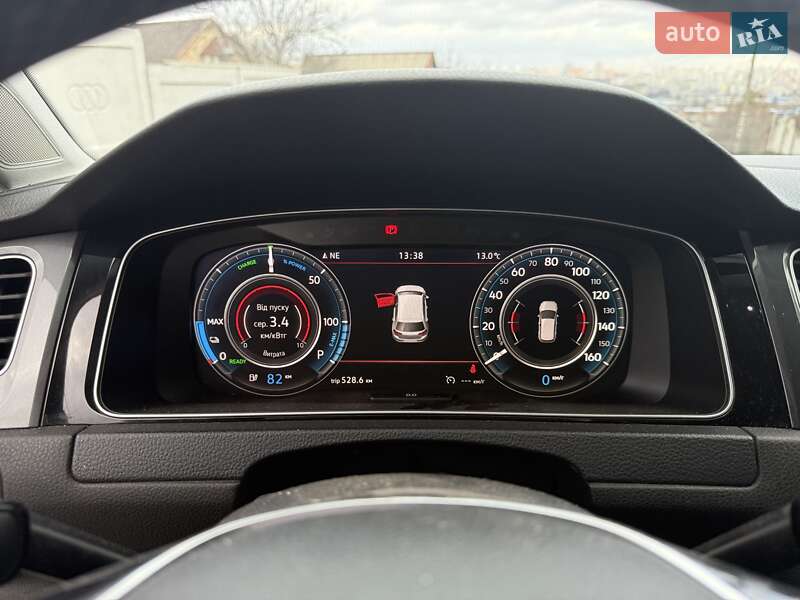 Хэтчбек Volkswagen e-Golf 2015 в Харькове