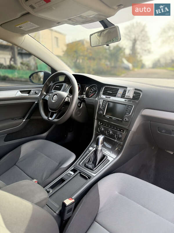 Хетчбек Volkswagen e-Golf 2016 в Одесі