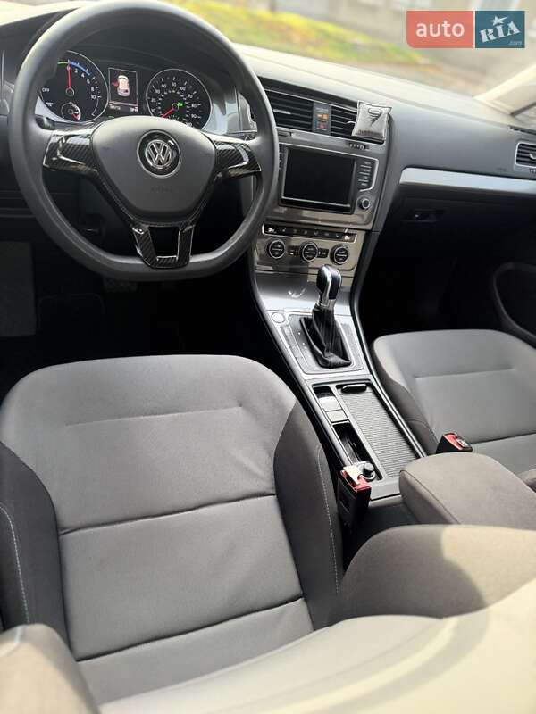 Хетчбек Volkswagen e-Golf 2016 в Одесі