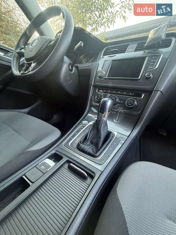 Хетчбек Volkswagen e-Golf 2016 в Одесі