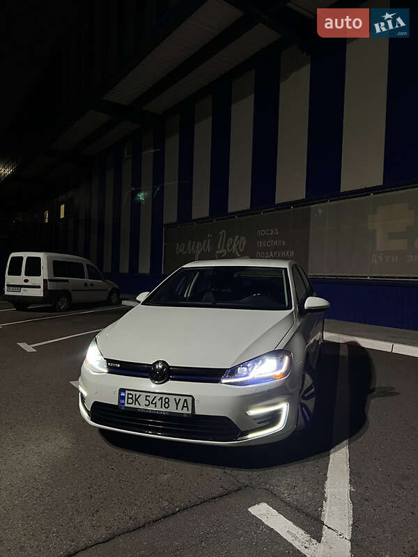 Volkswagen e-Golf 2017