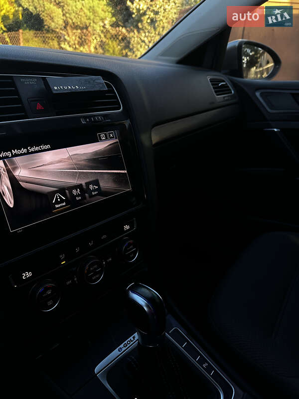 Хетчбек Volkswagen e-Golf 2019 в Львові фото 17 Хетчбек Volkswagen e-Golf 2019 в Львові