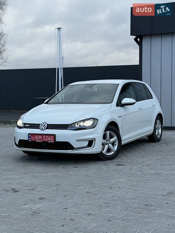 Volkswagen e-Golf 2015